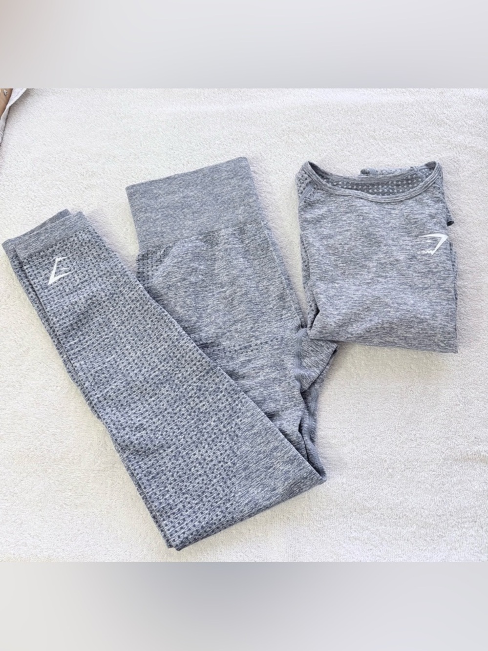 Gymshark Grey Seamless Crop Top and Leggings Set Sz Small EUC - Picture 2 of 15